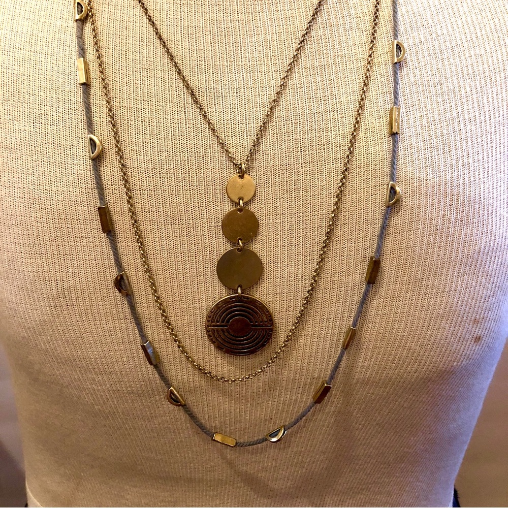 Lucky Brand Necklace triple strand- gold tone with gray cord - 4 circle pendant - Picture 6 of 13